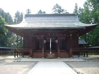 1024px-Uesugi_shrine_1.jpg