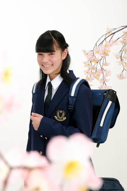 今年中学生になる笑顔の素敵な女の子 4月13日入学祝い撮影 小山店 栃木県 七五三 お宮参りの記念写真ならスタジオマリオ
