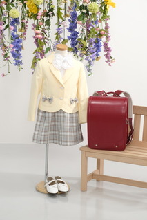入学女児.JPG