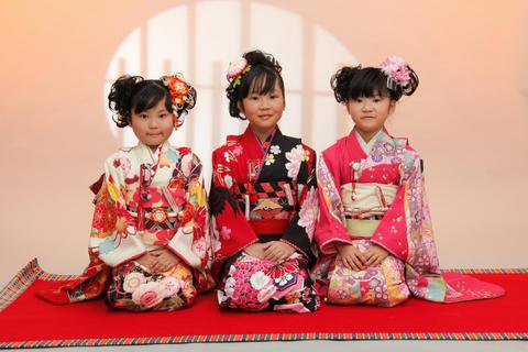 3月7日あんなちゃん りんかちゃんの七五三撮影マリオ福井堀の宮店 福井 堀の宮店 福井県 七五三 お宮参りの記念写真ならスタジオマリオ
