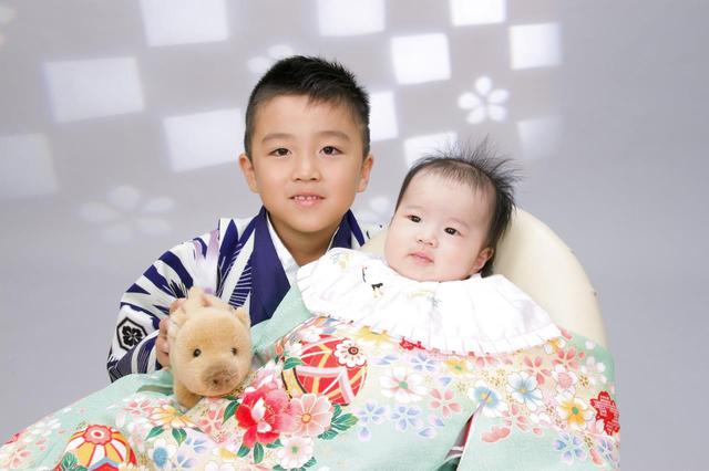 10月19日撮影 百日祝い お誕生日 みりゅうくん みおんちゃん 新居浜店 愛媛県 七五三 お宮参りの記念写真ならスタジオマリオ