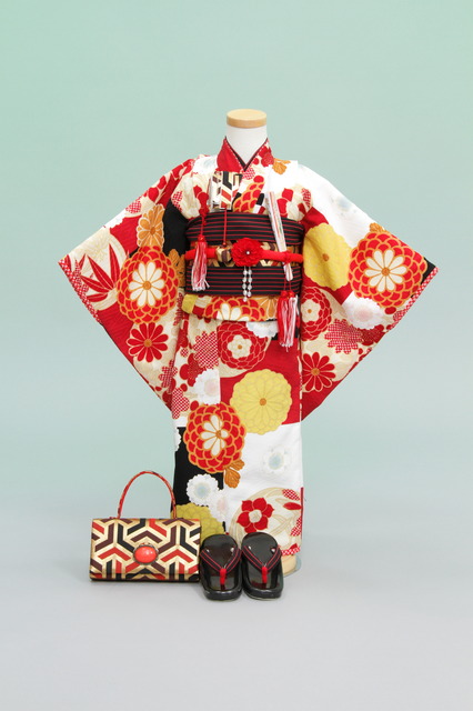 熊本 髪置き 紐解き用着物もレンタルできます 東バイパス中央店 熊本 東バイパス中央店 熊本県 七五三 お宮参りの記念写真ならスタジオマリオ