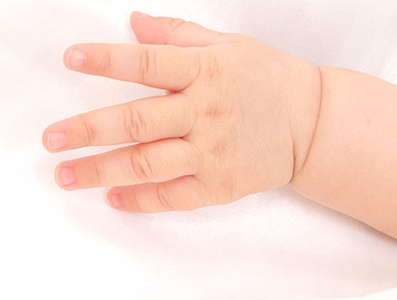 赤ちゃんの手形足型はいつやるべき？