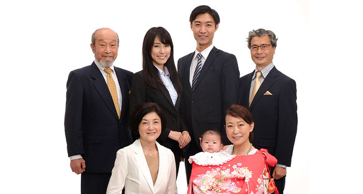お宮参りできょうだいの服装はどうする 選び方やポイントをチェック お宮参りできょうだいの服装はどうする 選び方やポイントをチェック